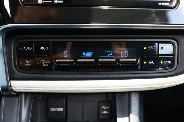 2017 Toyota Corolla iM CVT - 23043295 - 33