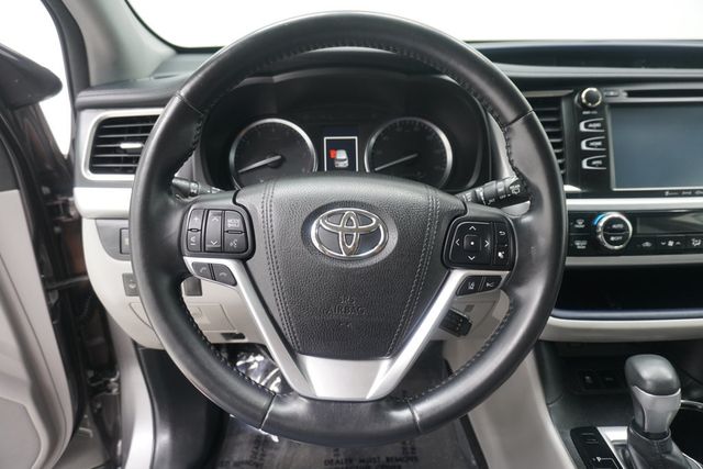 2017 Toyota Highlander  - 23032805 - 16