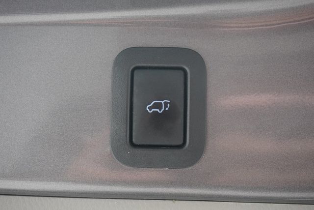 2017 Toyota Highlander  - 23032805 - 30