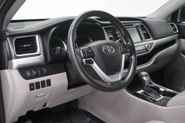 2017 Toyota Highlander  - 23032805 - 8