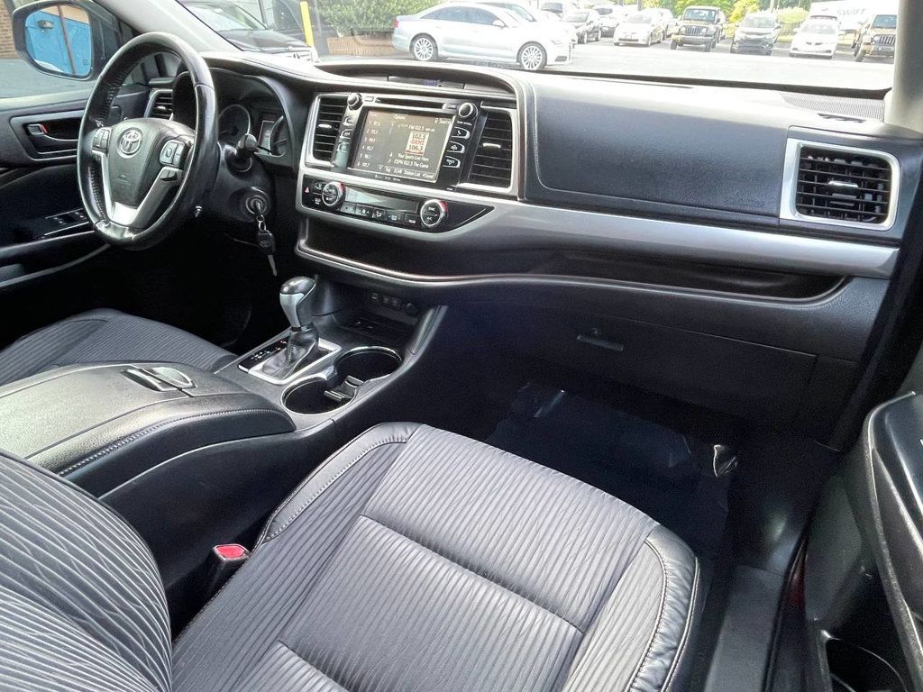 2017 Toyota Highlander LE Plus photo 11