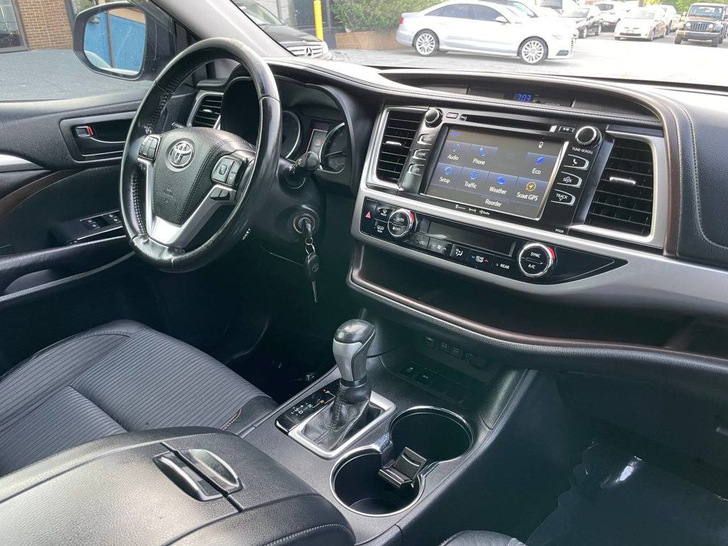 2017 Toyota Highlander LE Plus photo 12