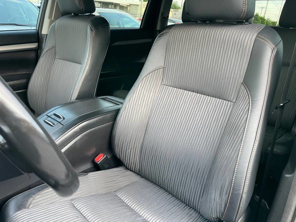 2017 Toyota Highlander LE Plus photo 13