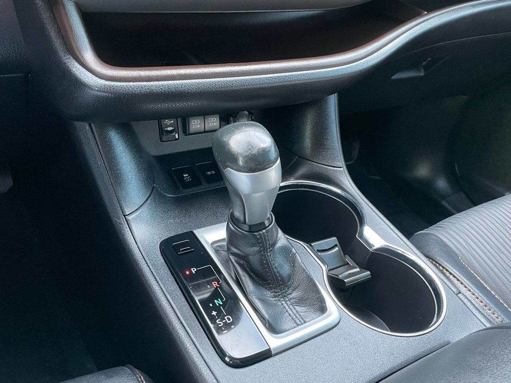 2017 Toyota Highlander LE Plus photo 20