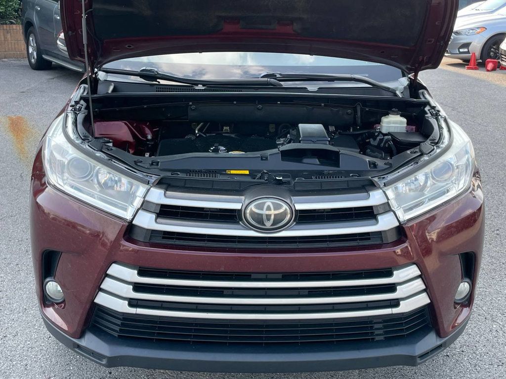 2017 Toyota Highlander LE Plus photo 22