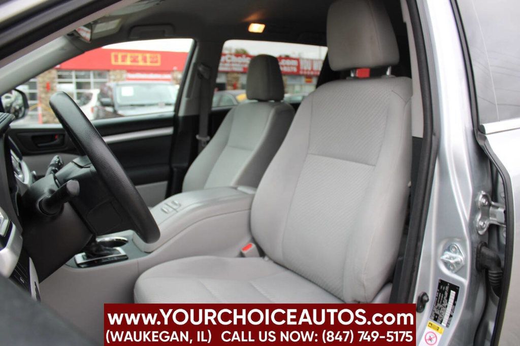 2017 Toyota Highlander LE I4 FWD - 22852092 - 10