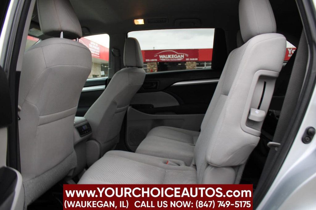 2017 Toyota Highlander LE I4 FWD - 22852092 - 15