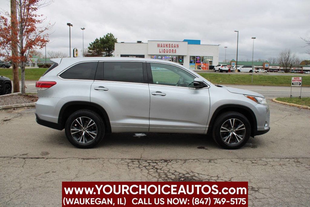 2017 Toyota Highlander LE I4 FWD - 22852092 - 3