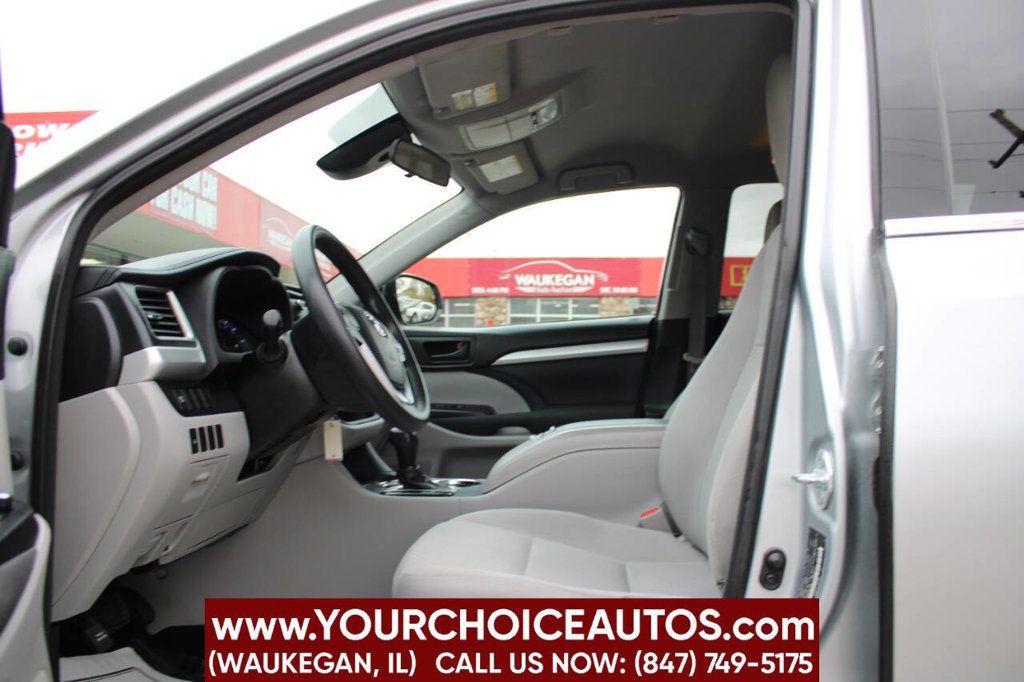 2017 Toyota Highlander LE I4 FWD - 22852092 - 8