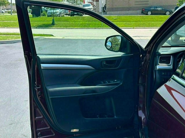 2017 Toyota Highlander LE I4 FWD - 23049696 - 14