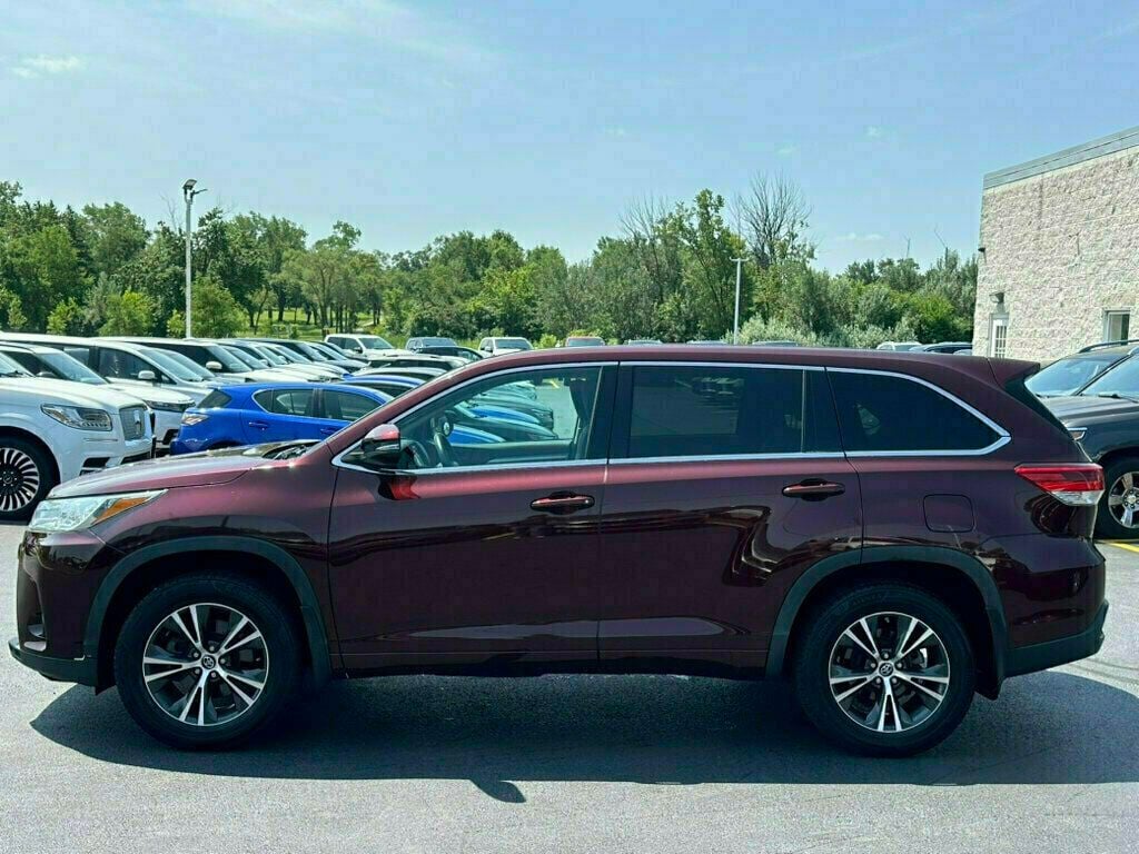 2017 Toyota Highlander LE I4 FWD - 23049696 - 16