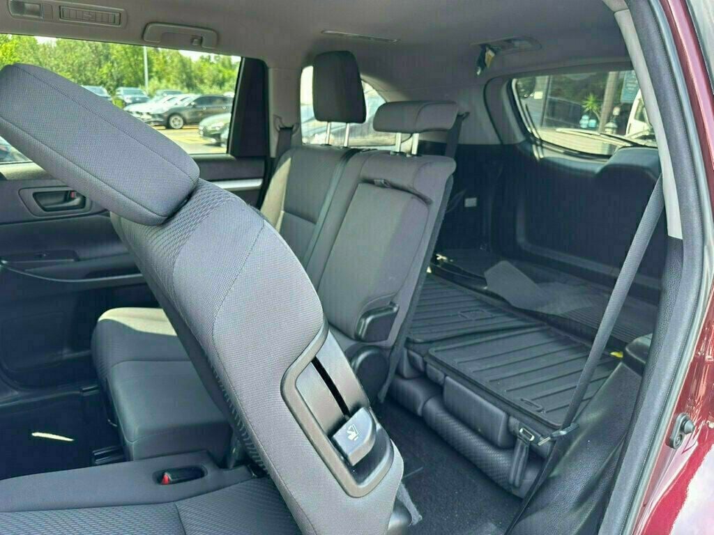 2017 Toyota Highlander LE I4 FWD - 23049696 - 19