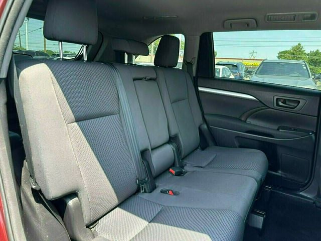 2017 Toyota Highlander LE I4 FWD - 23049696 - 23