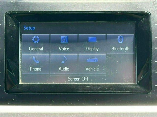 2017 Toyota Highlander LE I4 FWD - 23049696 - 26