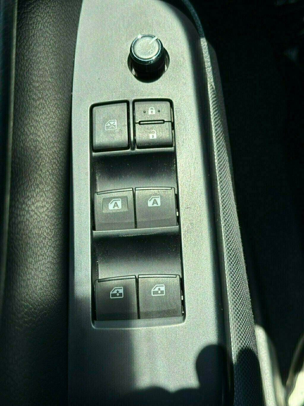 2017 Toyota Highlander LE I4 FWD - 23049696 - 34