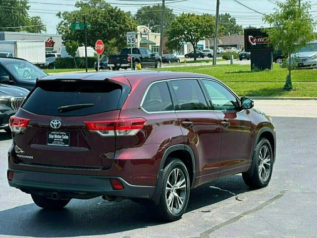 2017 Toyota Highlander LE I4 FWD - 23049696 - 4