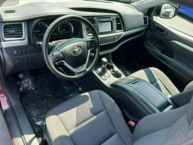 2017 Toyota Highlander LE I4 FWD - 23049696 - 7