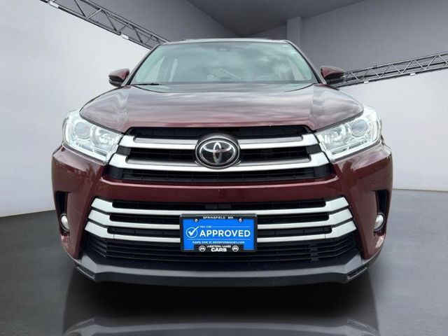 2017 Toyota Highlander LE Plus V6 AWD - 23028409 - 9