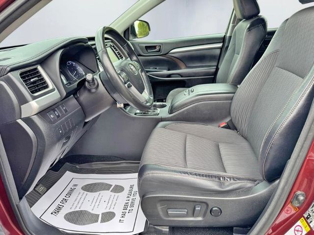 2017 Toyota Highlander LE Plus V6 AWD - 23028409 - 14
