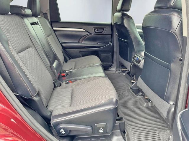 2017 Toyota Highlander LE Plus V6 AWD - 23028409 - 22