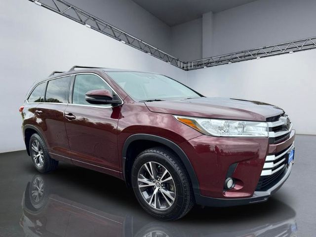 2017 Toyota Highlander LE Plus V6 AWD - 23028409 - 8