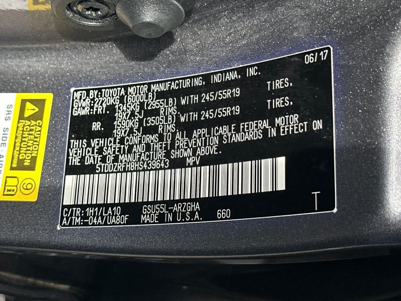 2017 Toyota Highlander Limited - 23038659 - 22