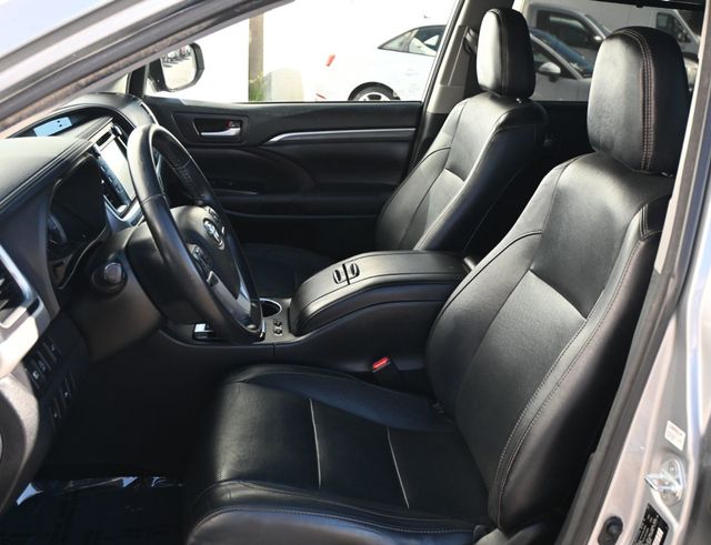 2017 Toyota Highlander Limited Platinum V6 FWD - 22971860 - 12