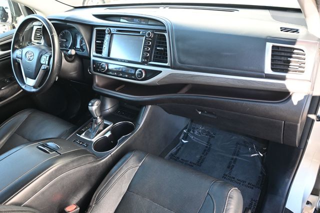 2017 Toyota Highlander Limited Platinum V6 FWD - 22971860 - 7