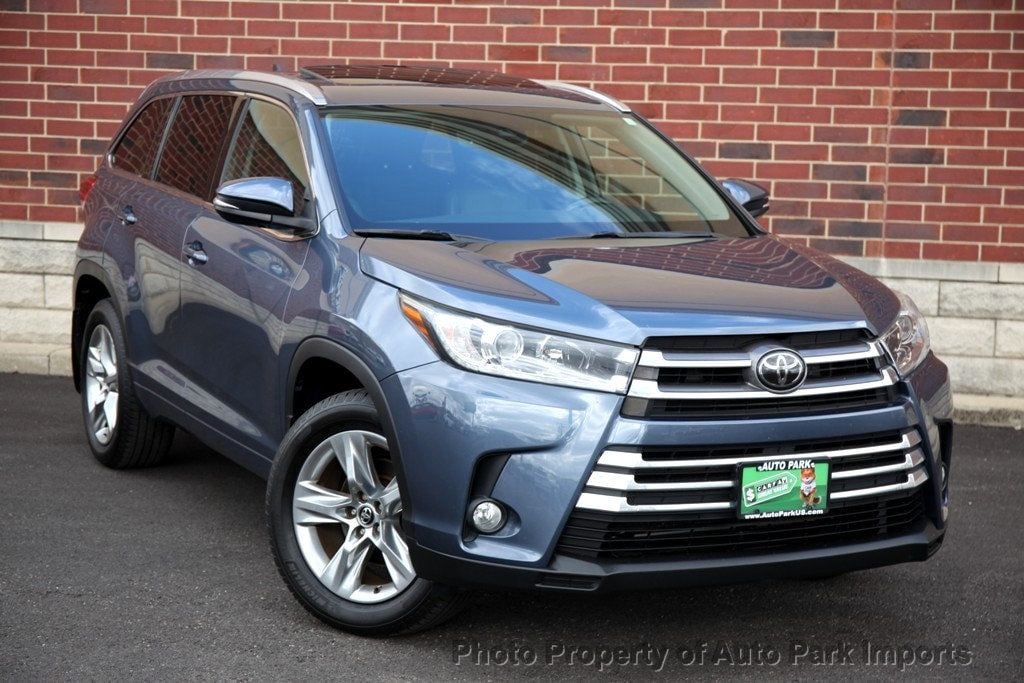2017 Toyota Highlander Limited photo 9