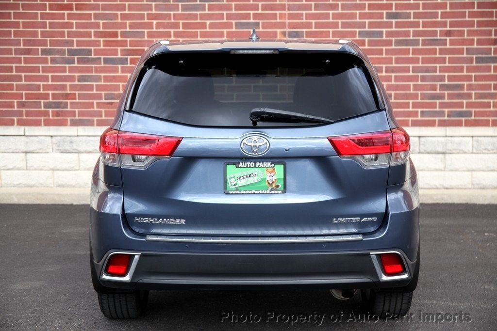 2017 Toyota Highlander Limited photo 16