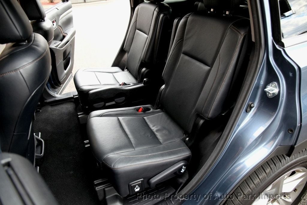 2017 Toyota Highlander Limited photo 22