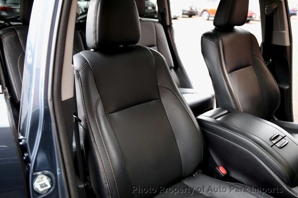 2017 Toyota Highlander Limited photo 26