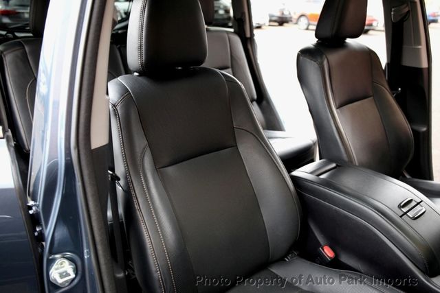 2017 Toyota Highlander Limited V6 AWD - 22797029 - 28