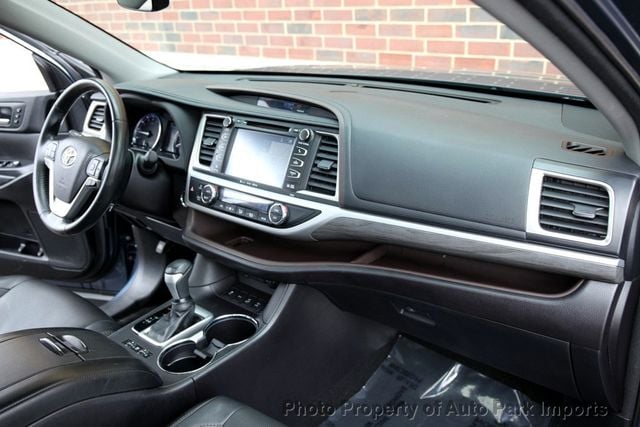 2017 Toyota Highlander Limited V6 AWD - 22797029 - 29