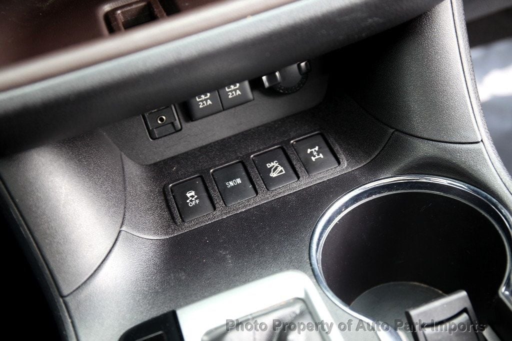 2017 Toyota Highlander Limited photo 35