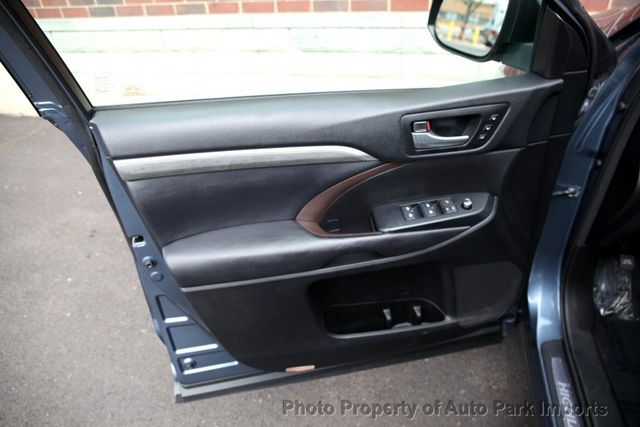 2017 Toyota Highlander Limited V6 AWD - 22797029 - 46