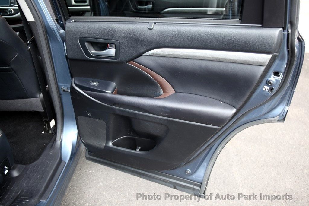 2017 Toyota Highlander Limited photo 46