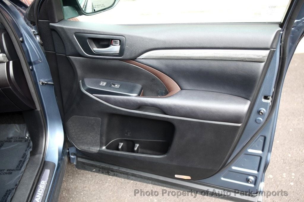 2017 Toyota Highlander Limited photo 47