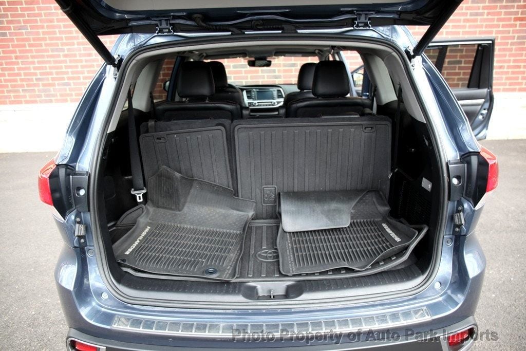 2017 Toyota Highlander Limited photo 48