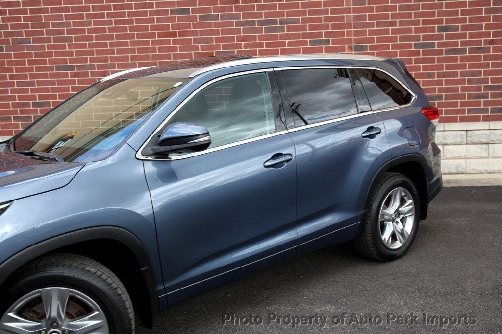 2017 Toyota Highlander Limited photo 5