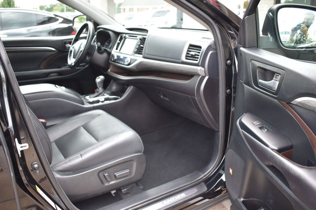 2017 Toyota Highlander Limited V6 AWD - 22919809 - 18