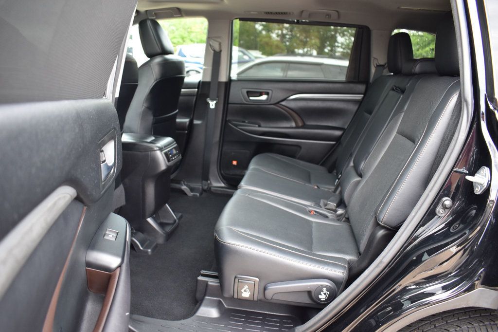 2017 Toyota Highlander Limited V6 AWD - 22919809 - 19