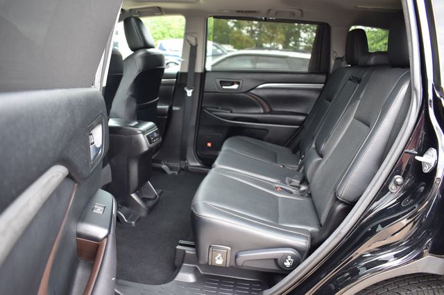 2017 Toyota Highlander Limited V6 AWD - 22919809 - 19