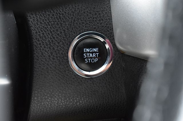 2017 Toyota Highlander Limited V6 AWD - 22919809 - 34