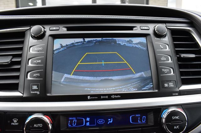 2017 Toyota Highlander Limited V6 AWD - 22919809 - 36