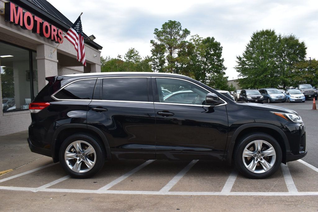2017 Toyota Highlander Limited photo 4