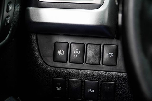 2017 Toyota Highlander Limited V6 FWD - 23062161 - 31
