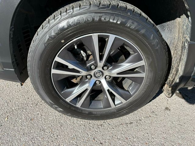 2017 Toyota Highlander LocalTrade/LE/V6/AWD/DynamicRadarCruiseControl/BackupCamera - 22951303 - 10