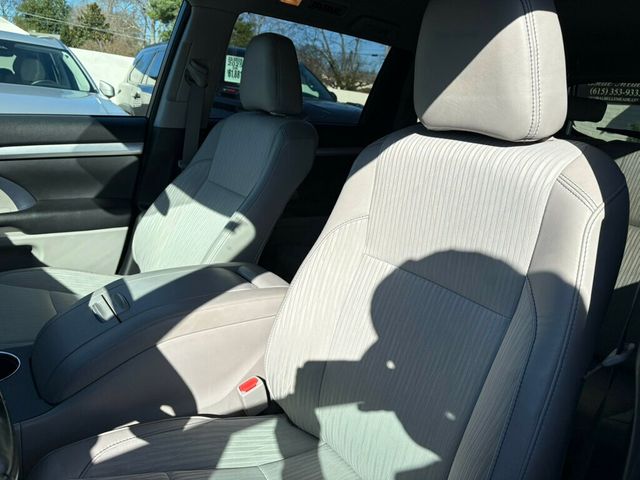 2017 Toyota Highlander LocalTrade/LE/V6/AWD/DynamicRadarCruiseControl/BackupCamera - 22951303 - 13