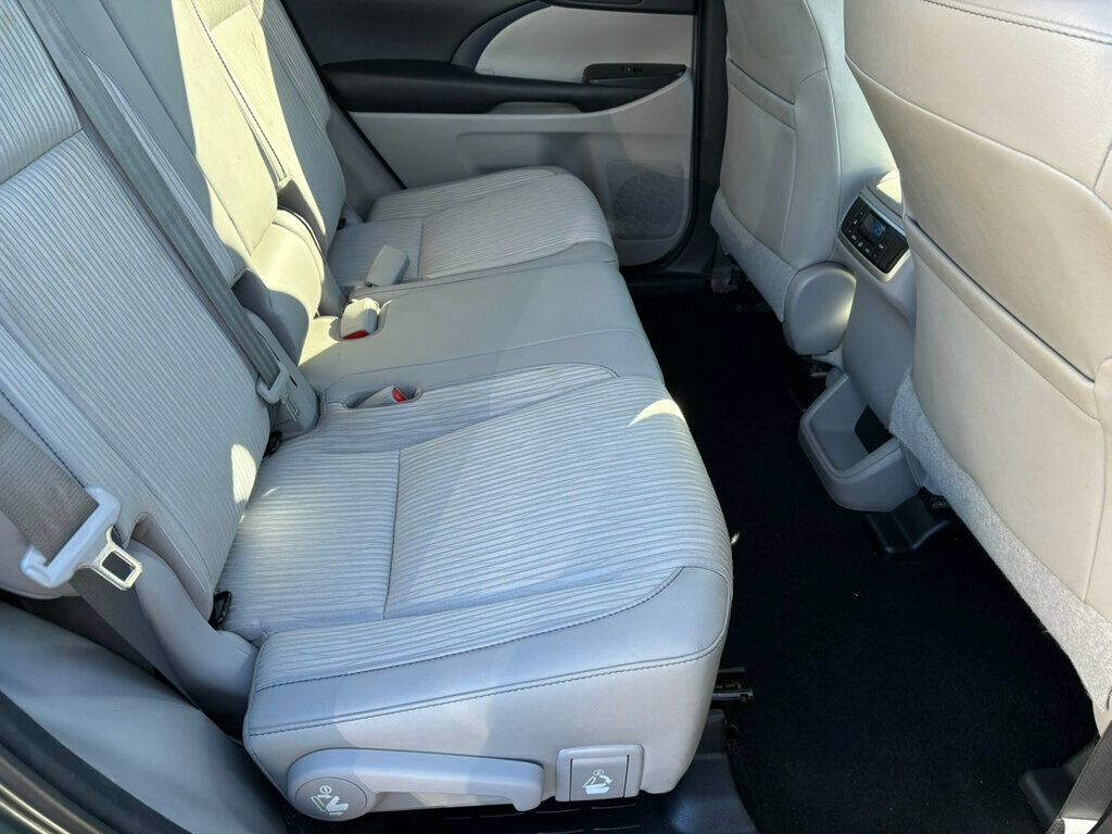 2017 Toyota Highlander LocalTrade/LE/V6/AWD/DynamicRadarCruiseControl/BackupCamera - 22951303 - 23